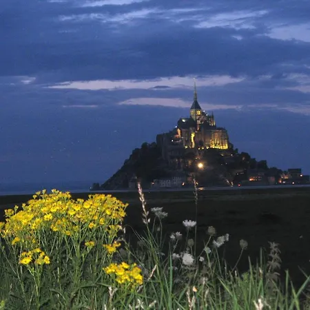 Au Detour Du Mont Roz-sur-Couesnon
